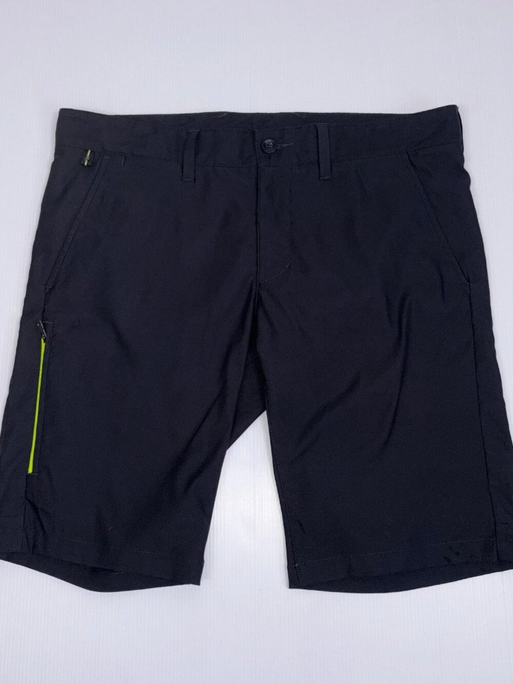 PEAK PERFORMANCE men's shorts size 34